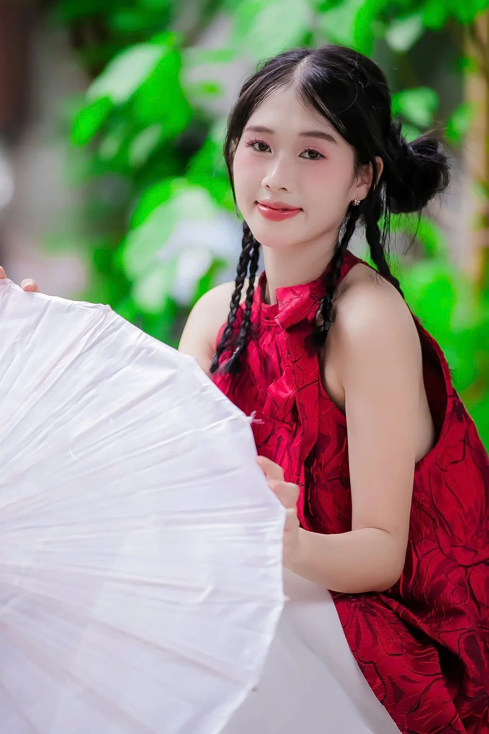 Một sắc đỏ rất riêng — khung hình 4