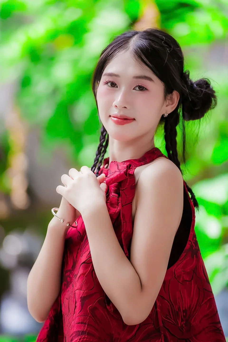 Một sắc đỏ rất riêng — khung hình 5