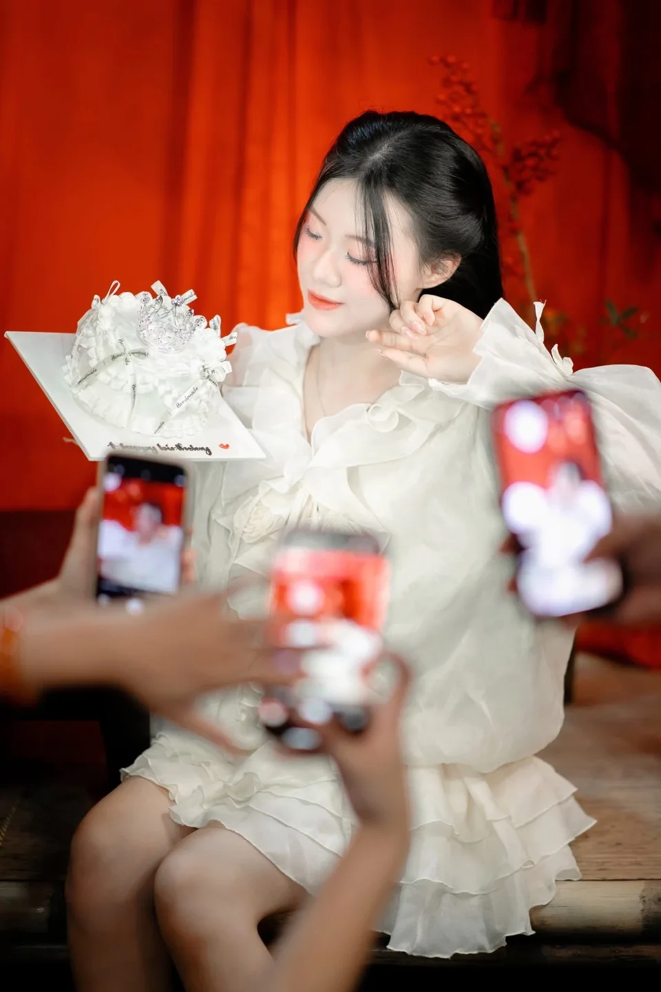Rạng rỡ tuổi mới — khung hình 4