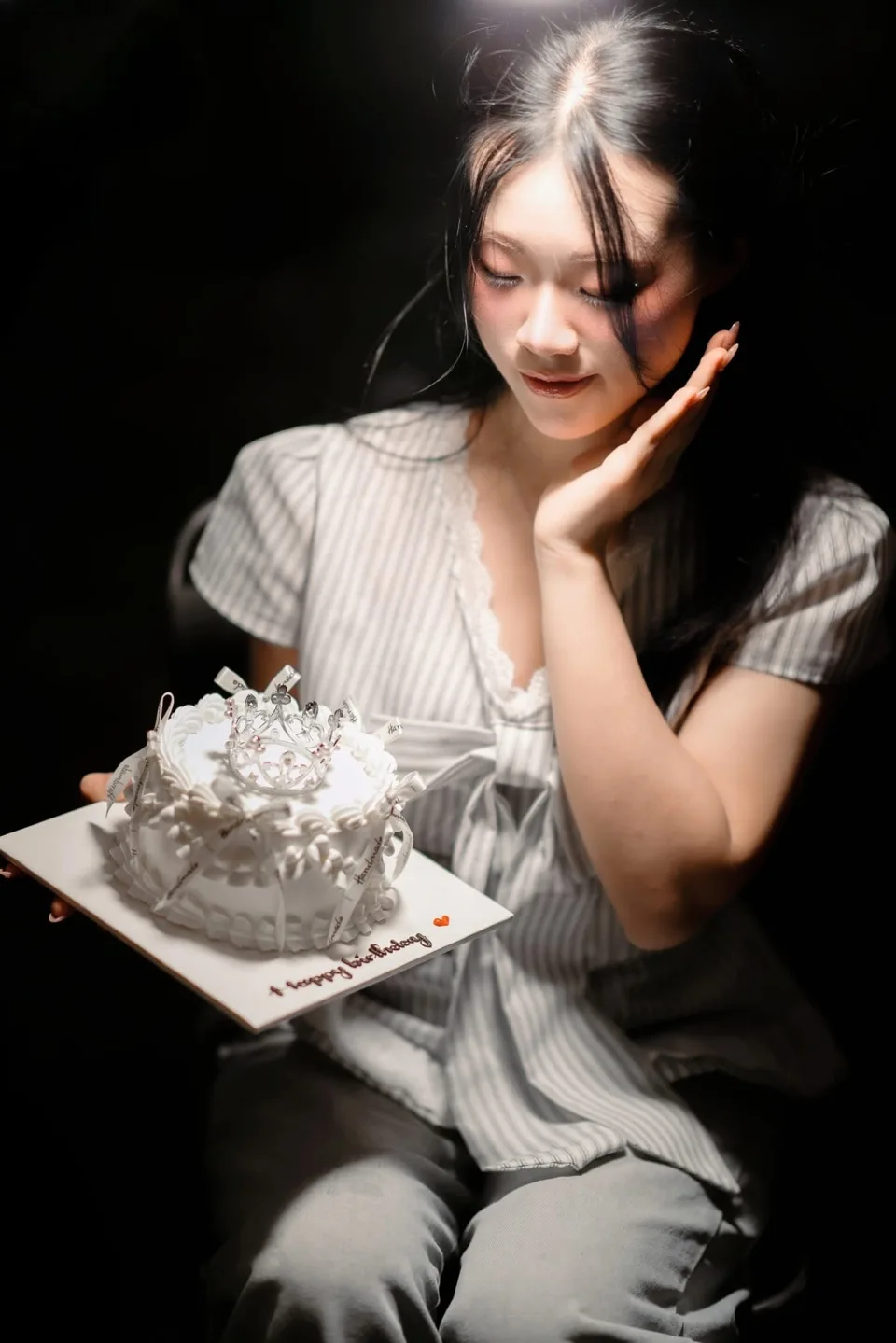 Ánh sáng & Bánh kem — khung hình 3