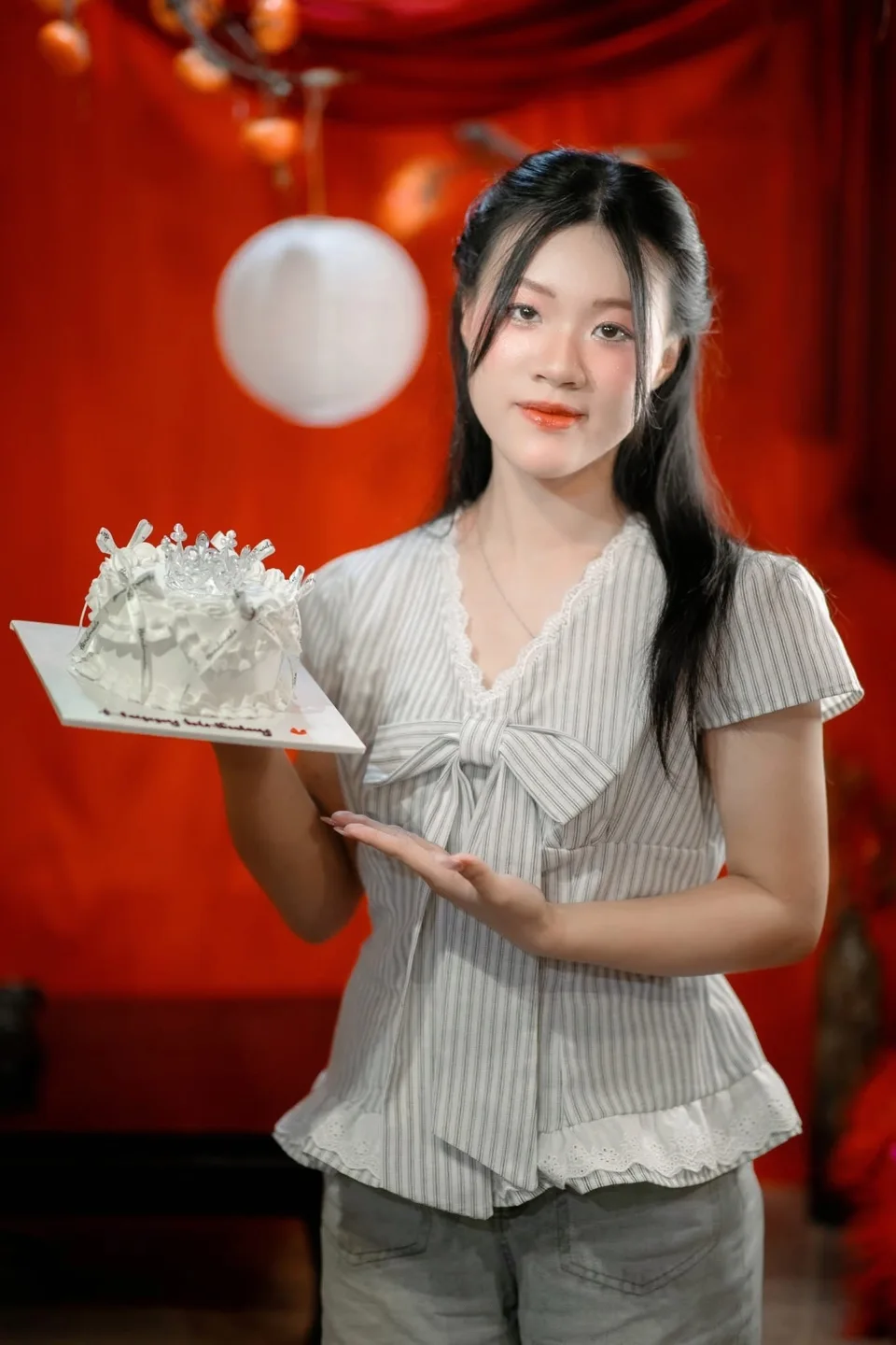 Tuổi mới, nét thanh lịch — khung hình 3